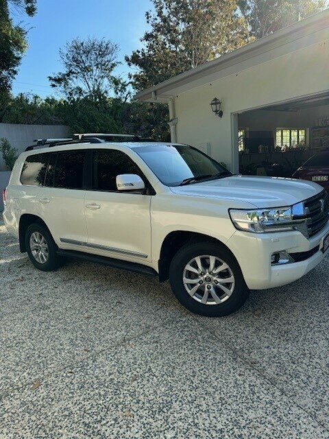 Toyota Landcruiser image 1