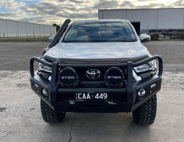 Toyota Hilux image 2