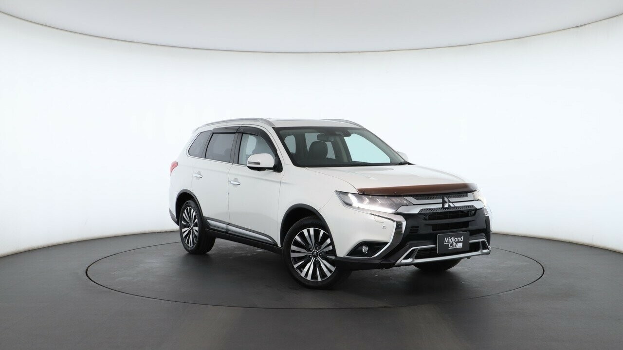 Mitsubishi Outlander image 1