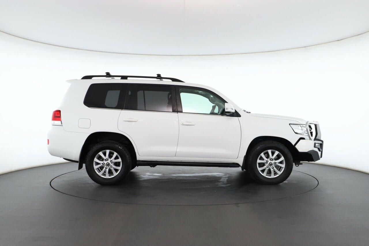 Toyota Landcruiser image 2