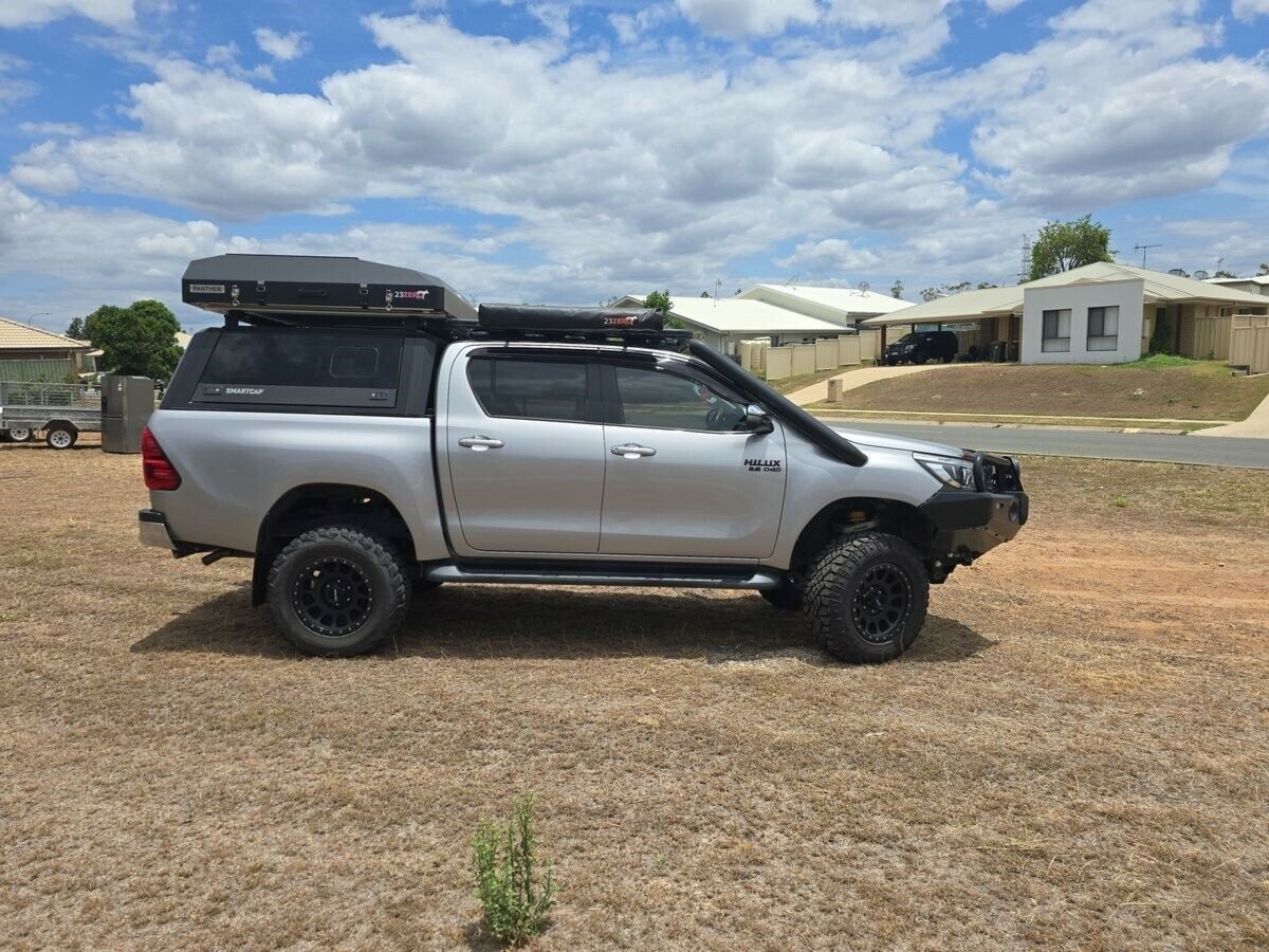 Toyota Hilux image 1