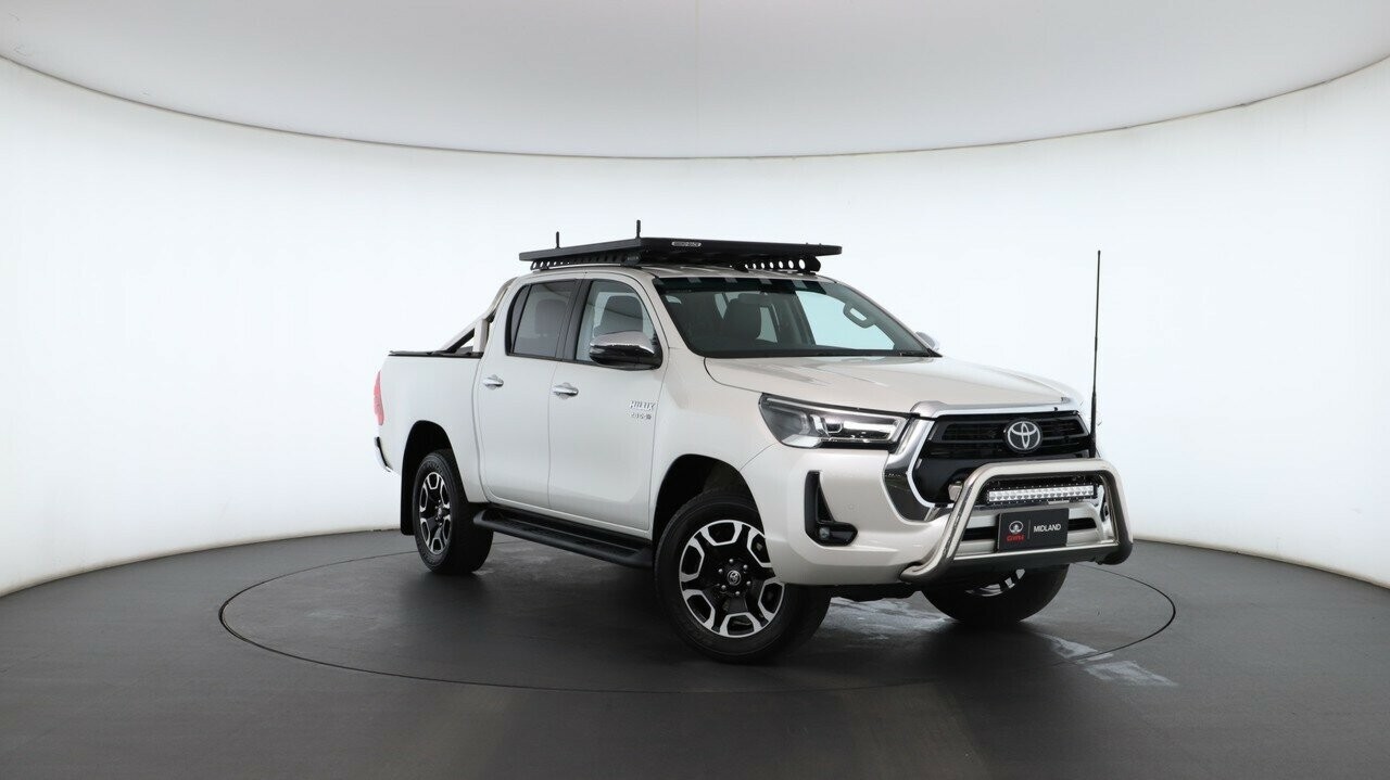 Toyota Hilux image 2