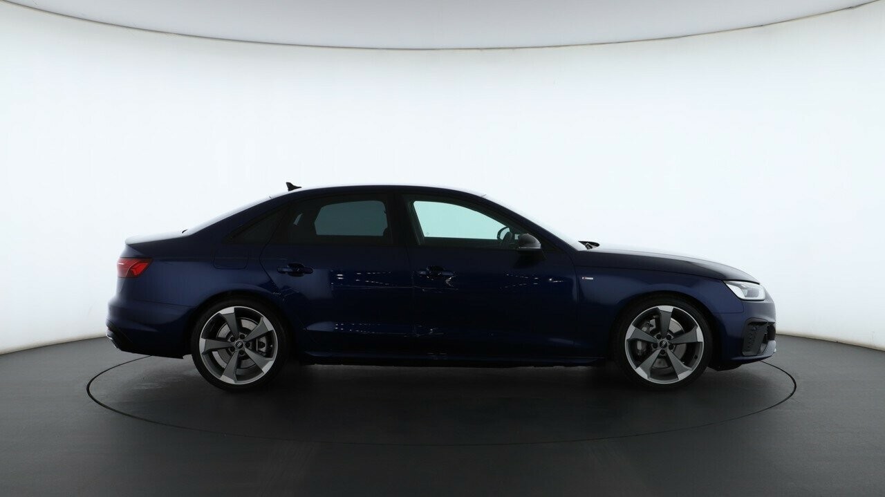 Audi A4 image 3