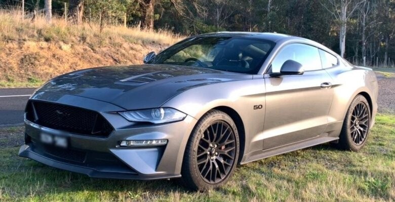 Ford Mustang image 1