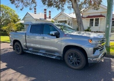 Chevrolet Silverado image 2