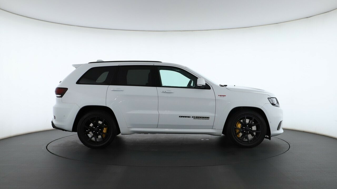 Jeep Grand Cherokee image 3