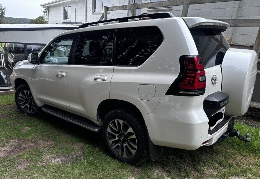 Toyota Landcruiser Prado image 3