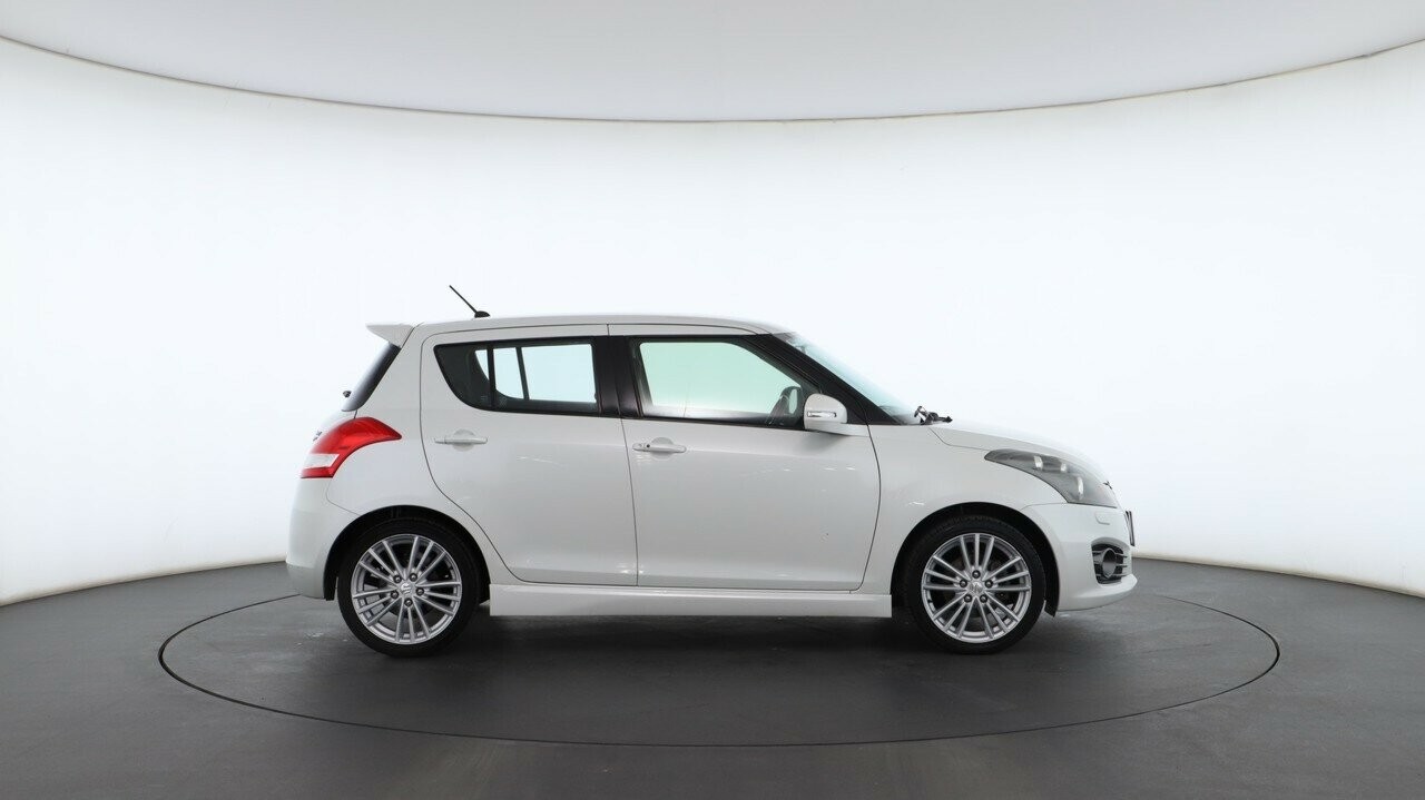 Suzuki Swift image 2