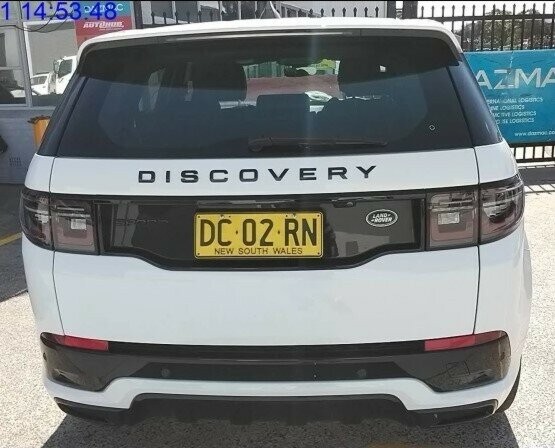 Land Rover Discovery Sport image 3