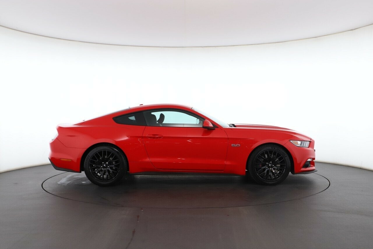 Ford Mustang image 2