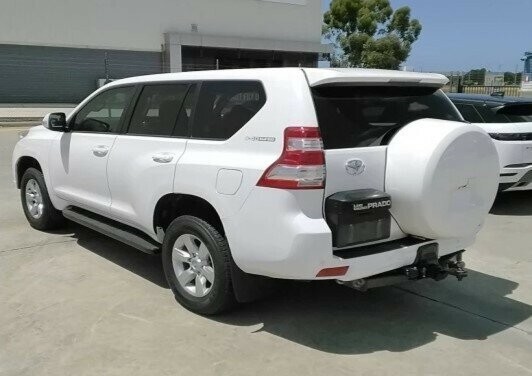 Toyota Landcruiser Prado image 4