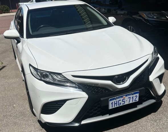 Toyota Camry image 2