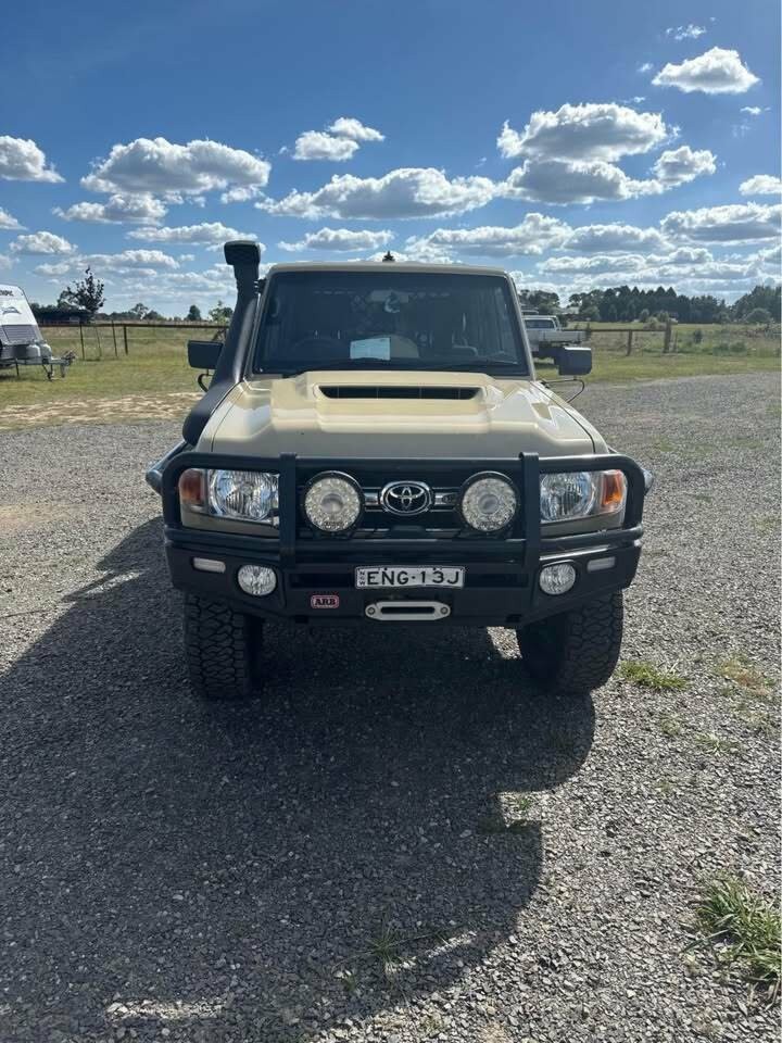 Toyota Landcruiser image 2