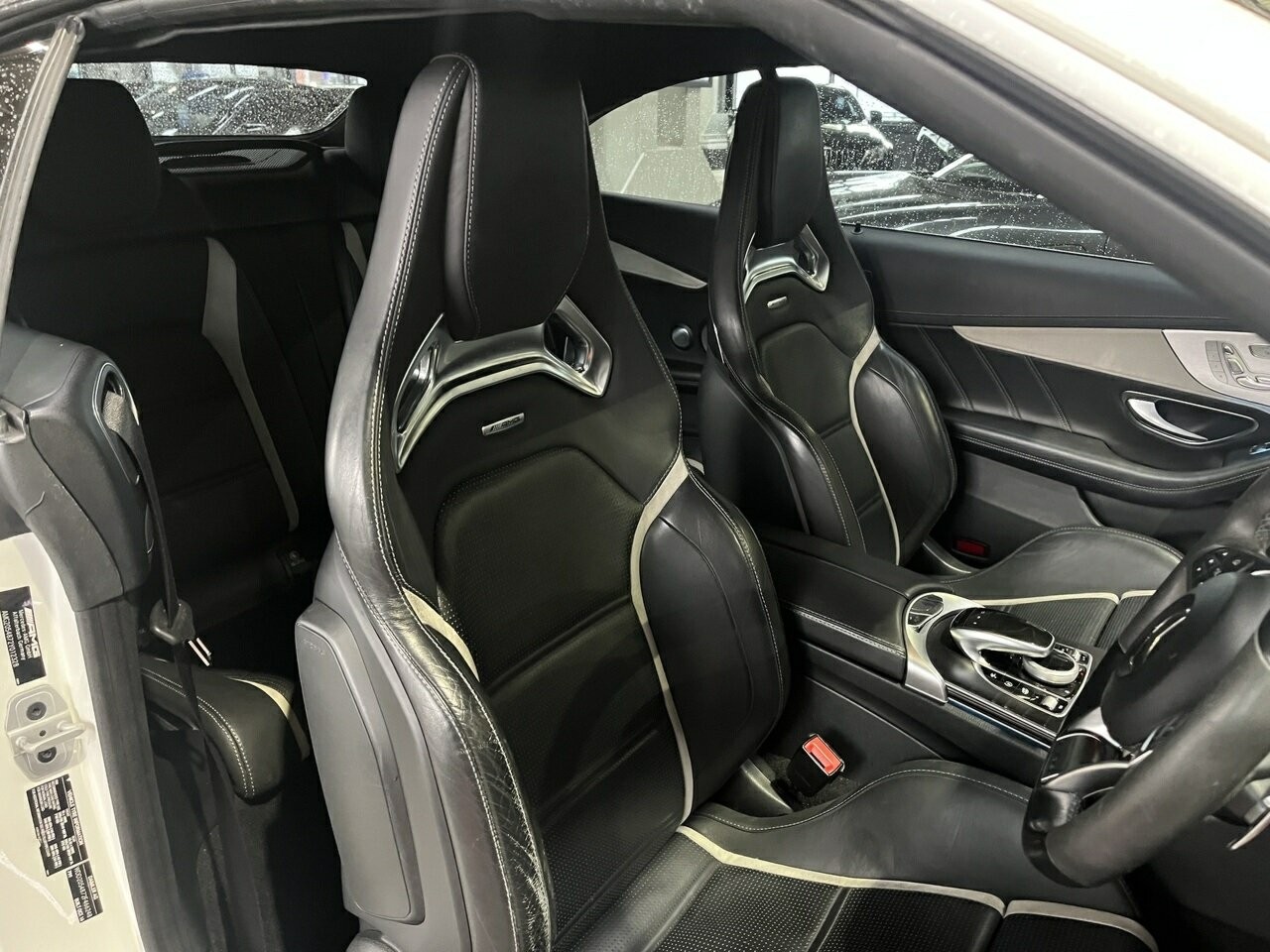 Mercedes Benz C-class image 2