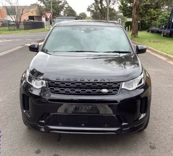 Land Rover Discovery Sport image 2