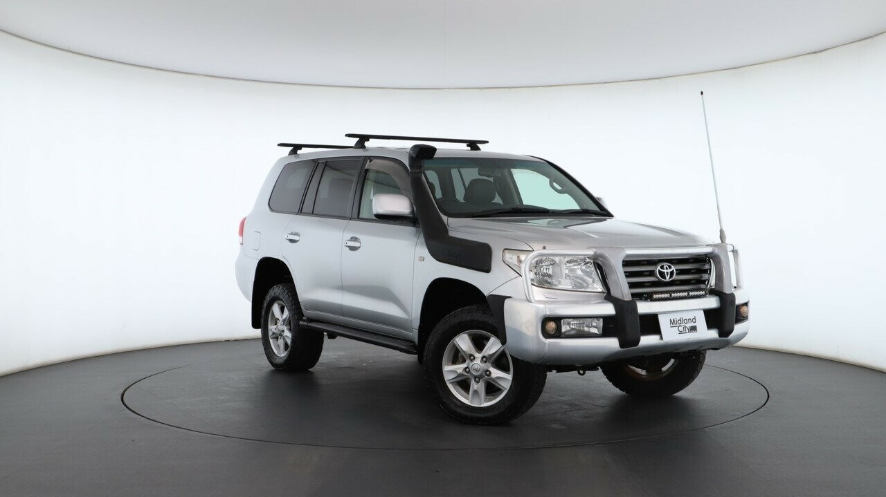 Toyota Landcruiser image 2