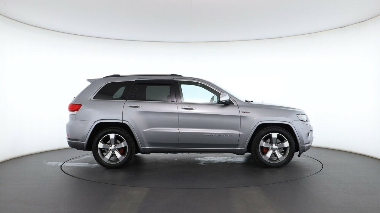 Jeep Grand Cherokee image 2