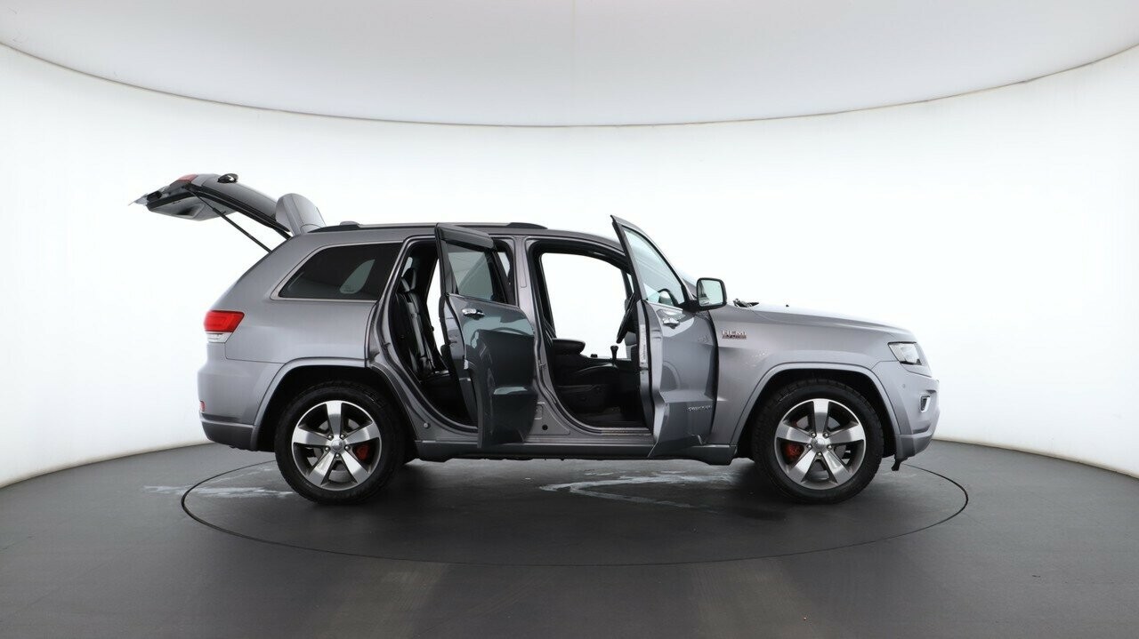 Jeep Grand Cherokee image 3