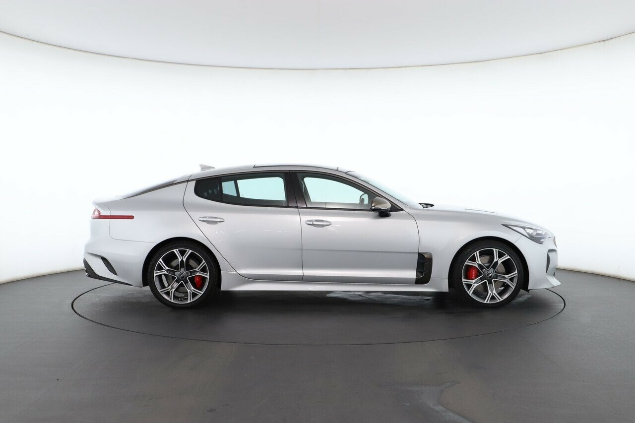 Kia Stinger image 3