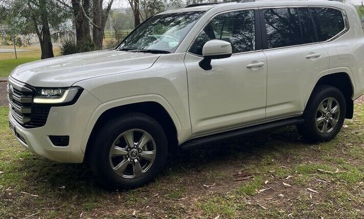 Toyota Landcruiser image 2