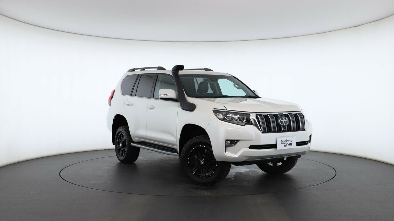 Toyota Landcruiser Prado image 2