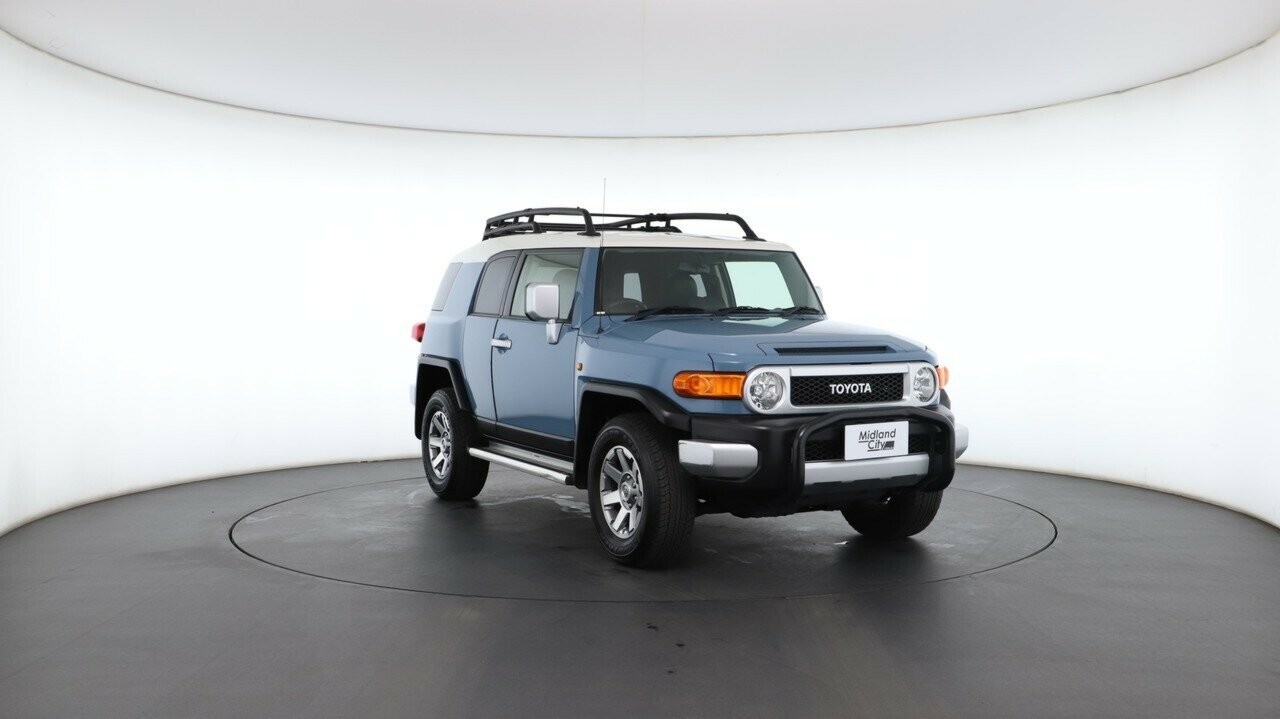 Toyota Fj Cruiser image 4