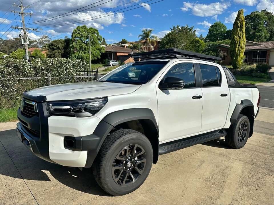 Toyota Hilux image 1