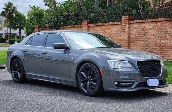 Chrysler 300 image 1