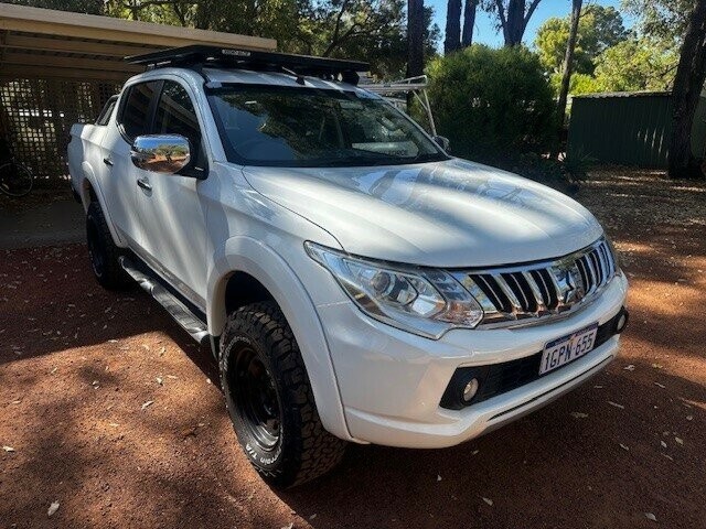 Mitsubishi Triton image 1