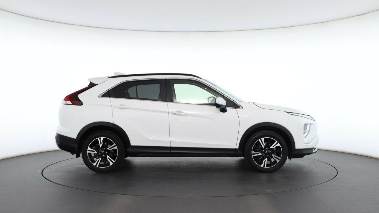 Mitsubishi Eclipse Cross image 2