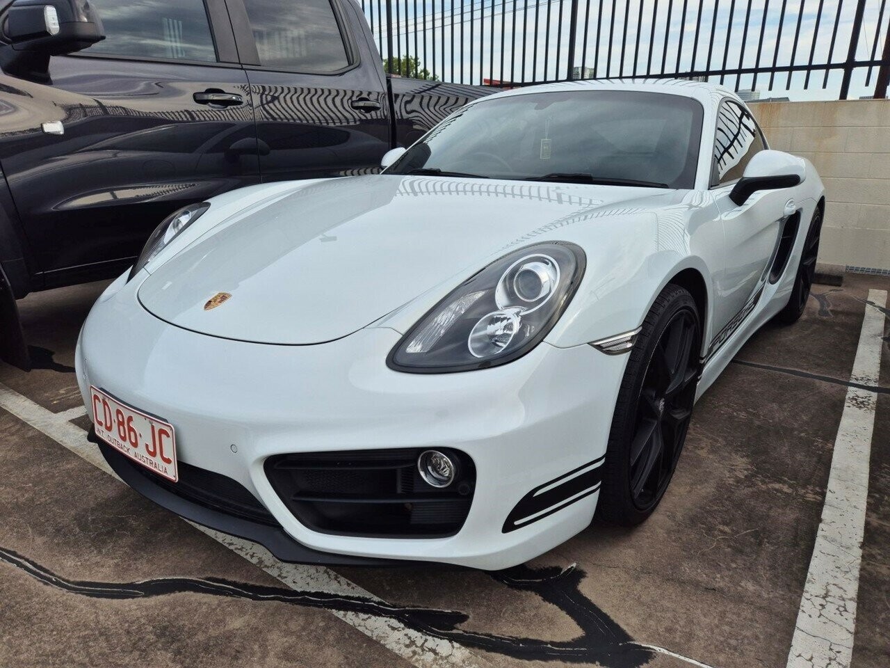 Porsche Cayman image 1