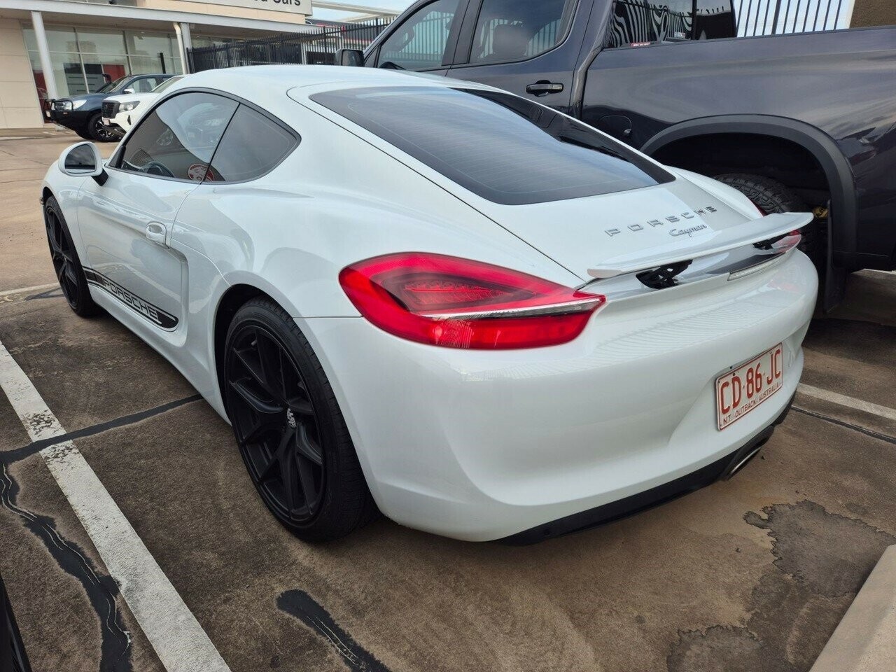 Porsche Cayman image 2