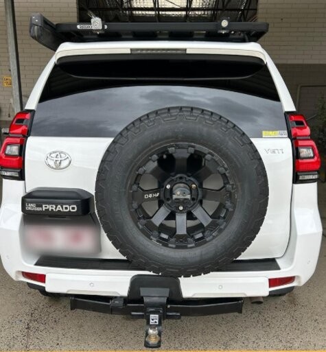 Toyota Landcruiser Prado image 2