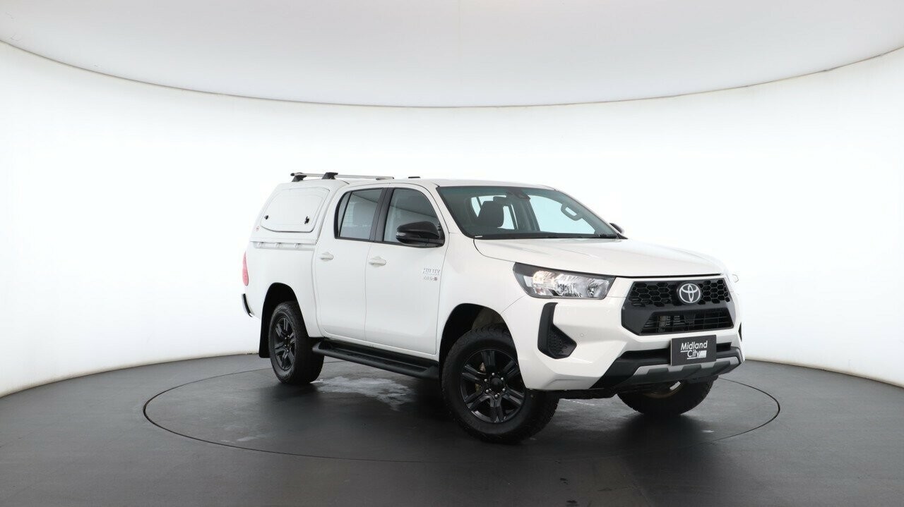 Toyota Hilux image 1