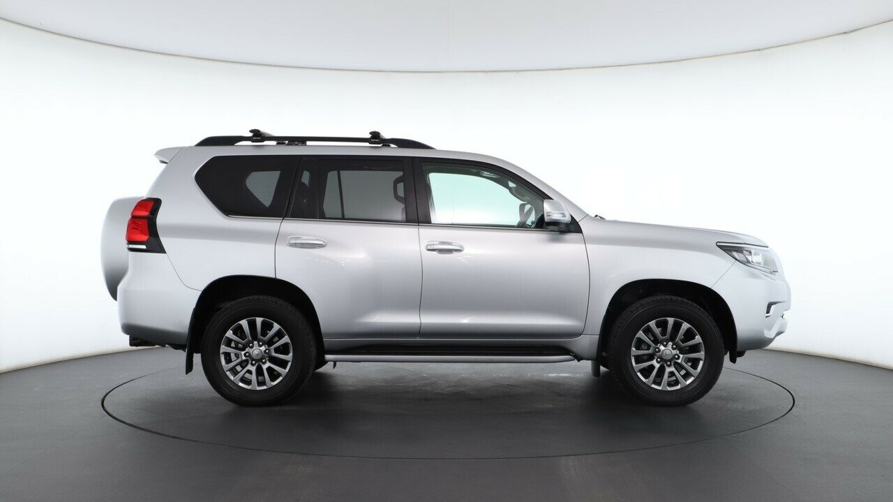 Toyota Landcruiser Prado image 3