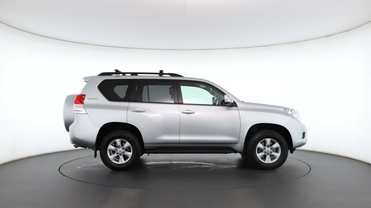 Toyota Landcruiser Prado image 2