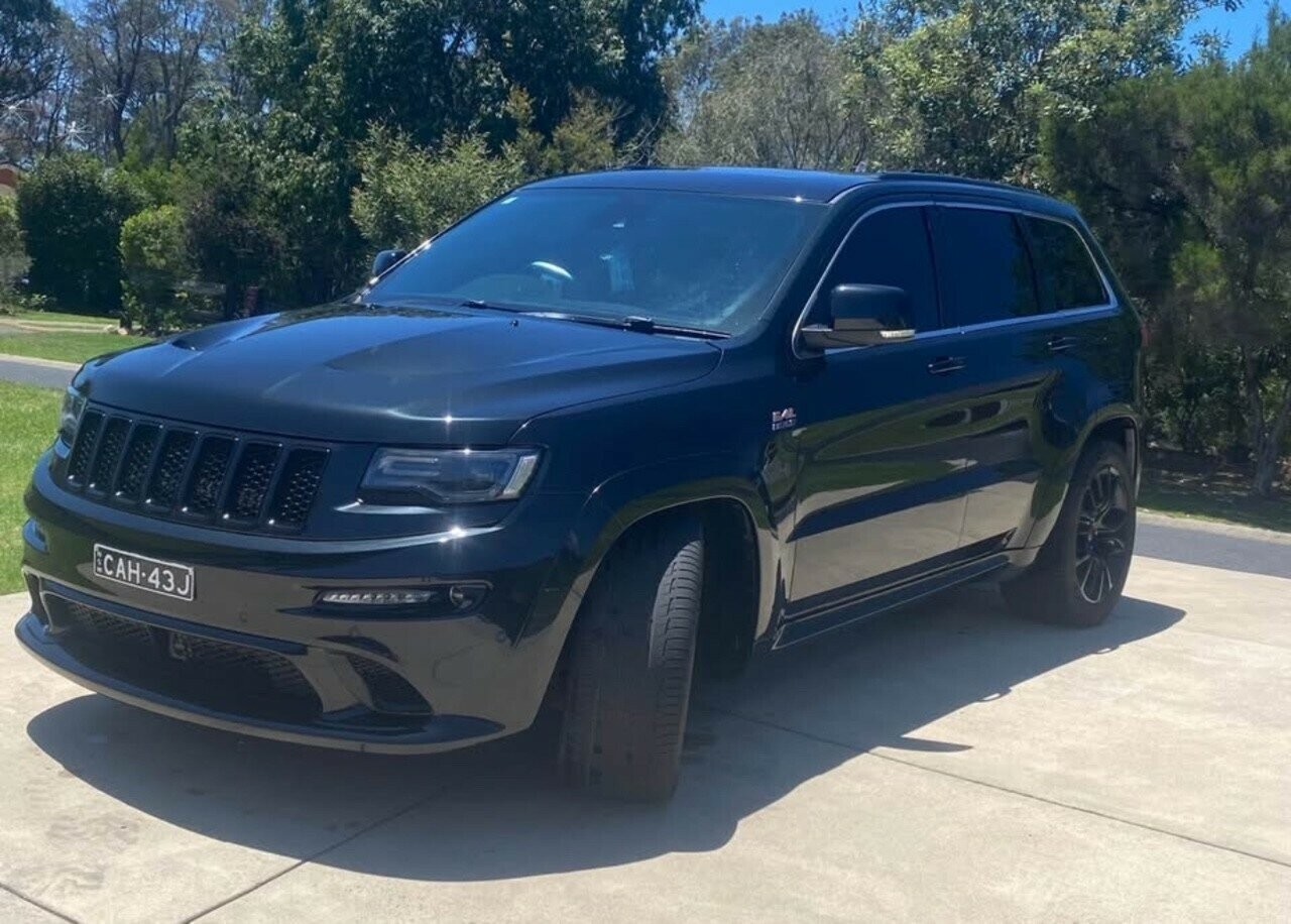 Jeep Grand Cherokee image 2