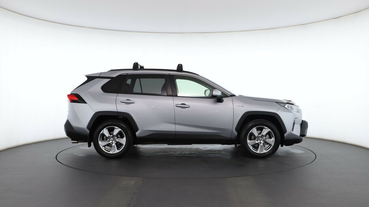 Toyota Rav4 image 2