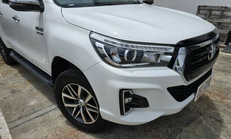 Toyota Hilux image 2