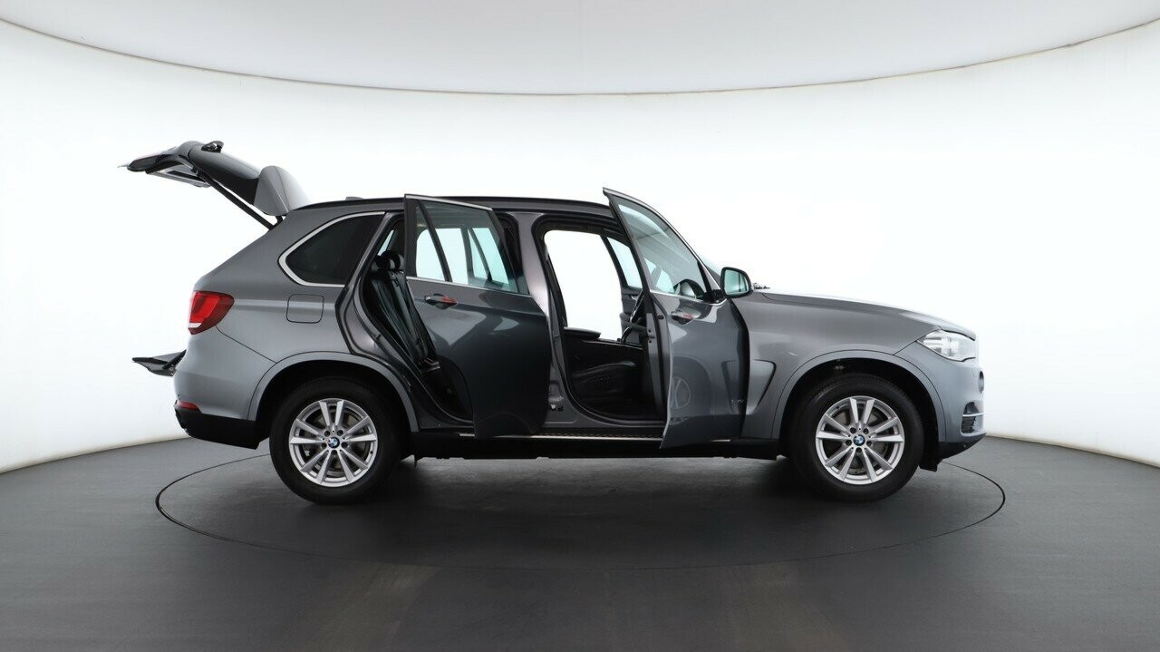 BMW X5 image 2