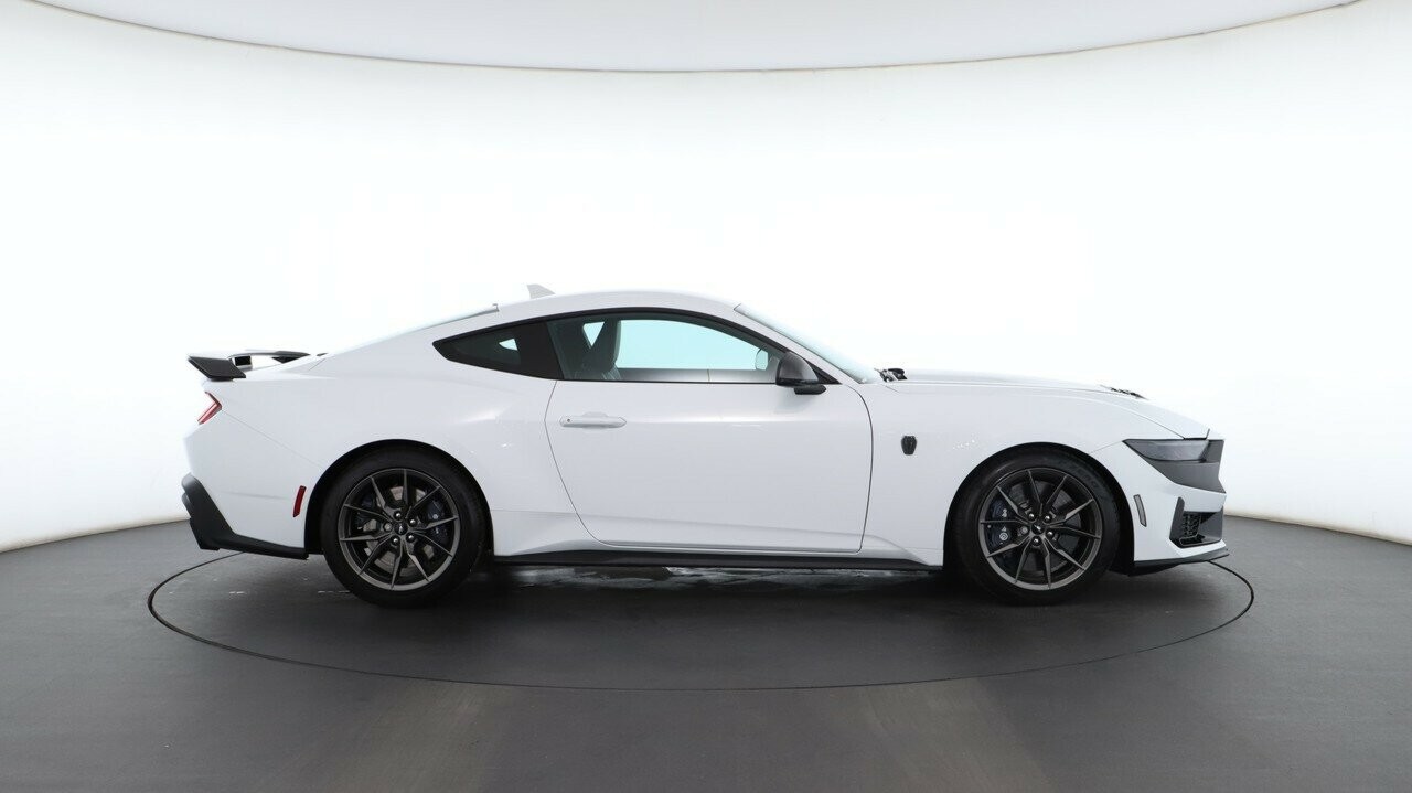 Ford Mustang image 2