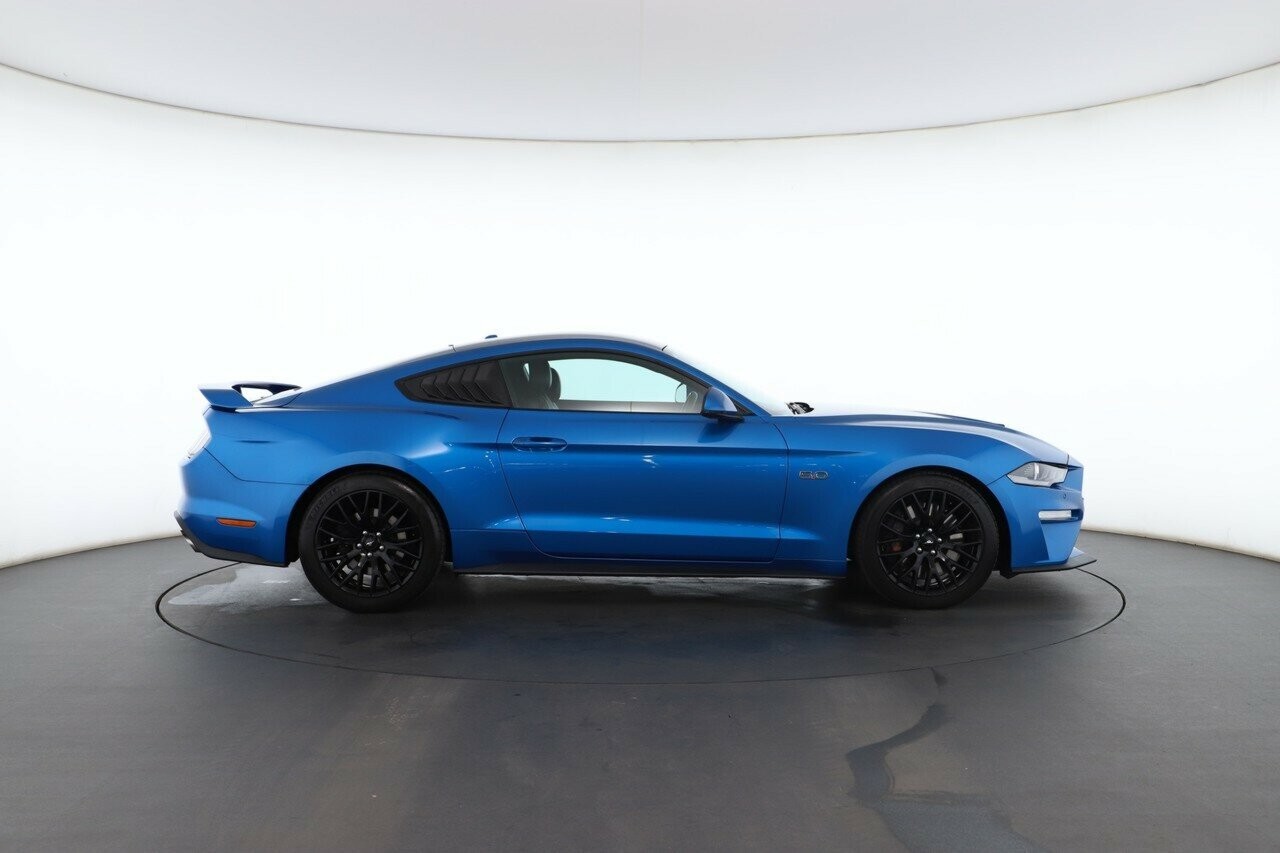 Ford Mustang image 2