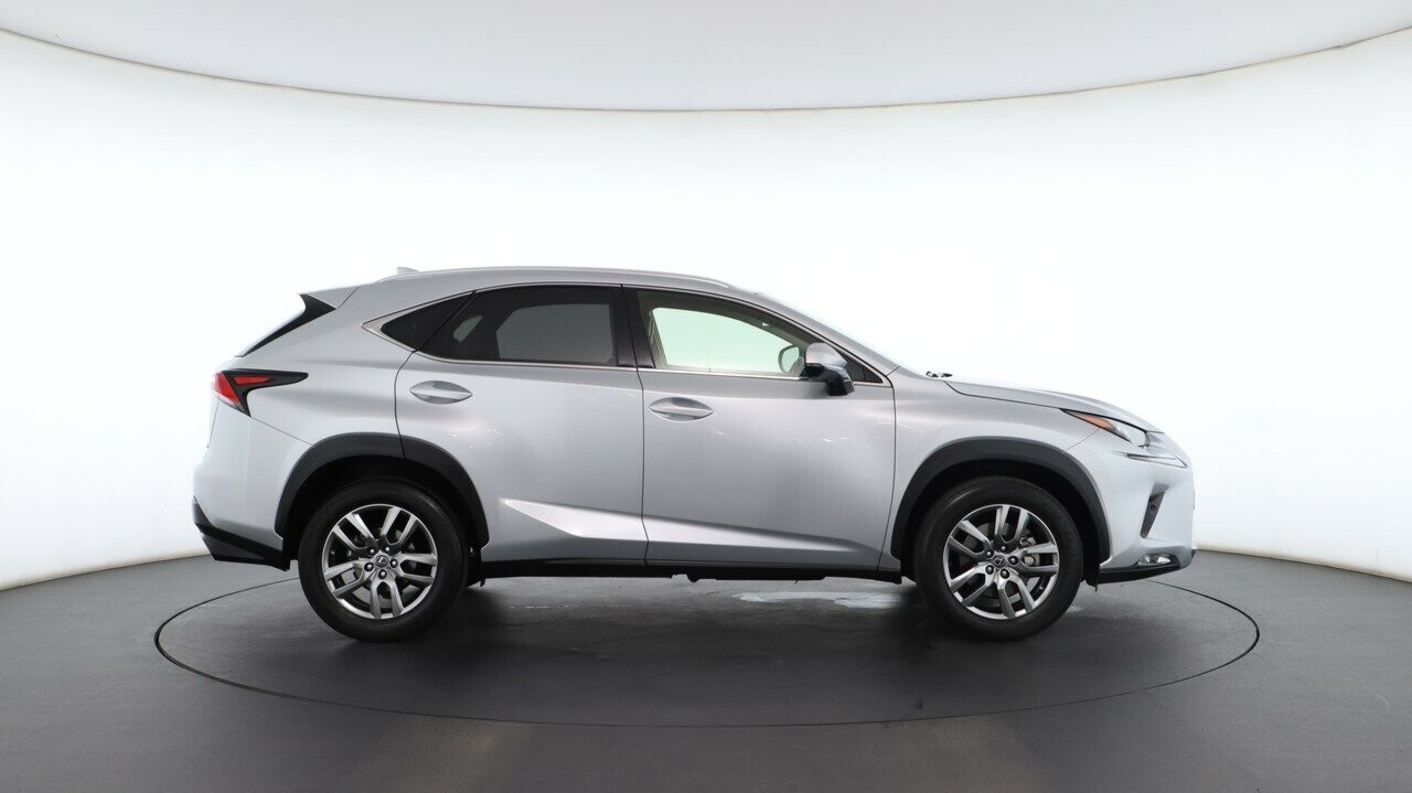 Lexus Nx image 2