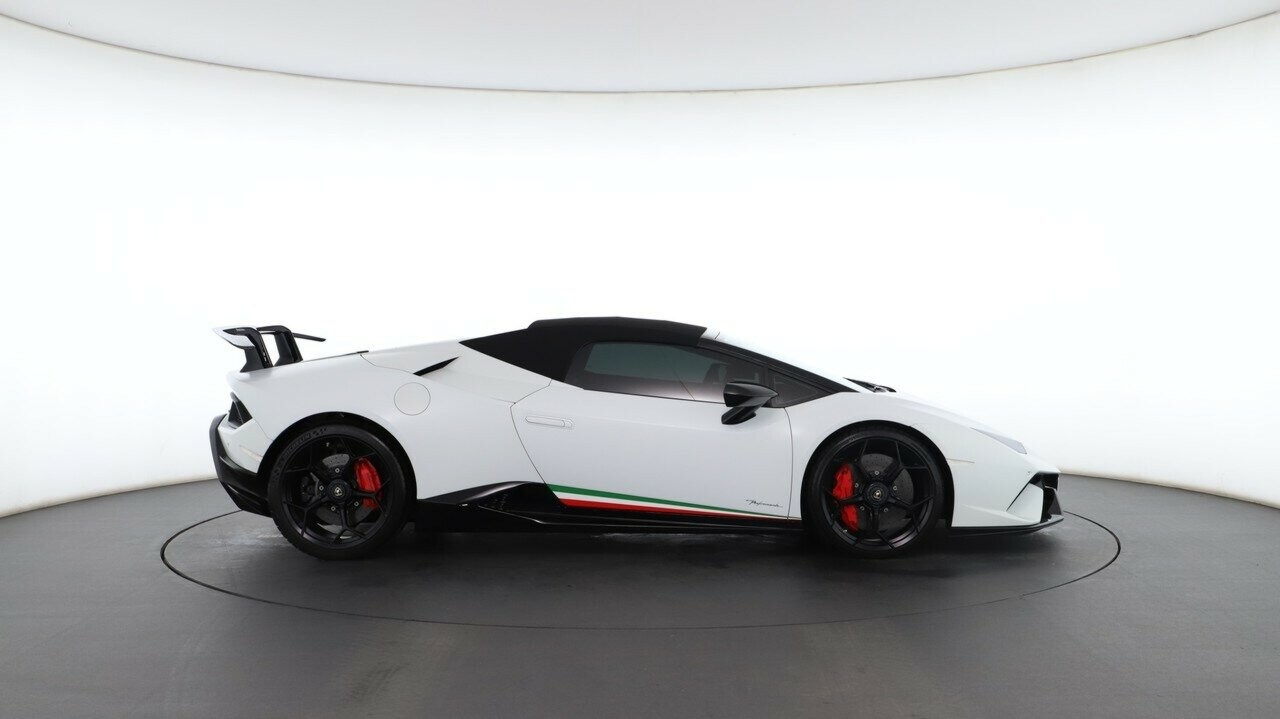 Lamborghini Huracan image 3