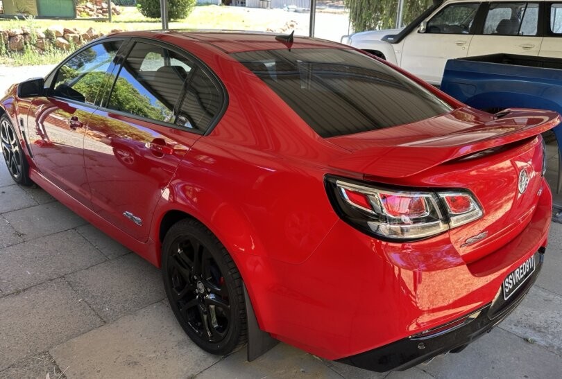 Holden Commodore image 3