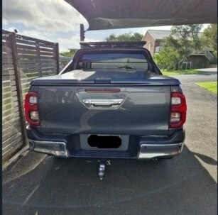 Toyota Hilux image 1