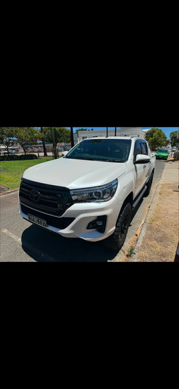 Toyota Hilux image 1