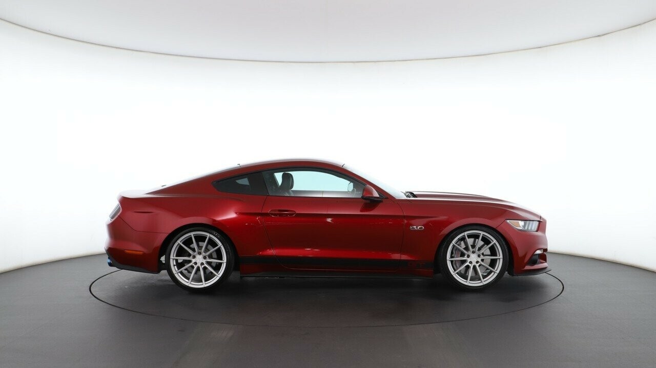 Ford Mustang image 2