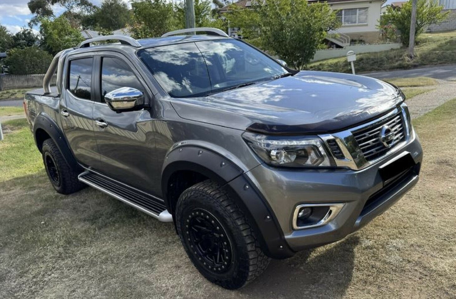 Nissan Navara image 1