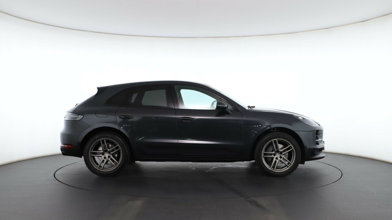 Porsche Macan image 2